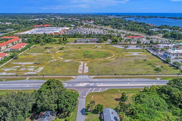 MULTI-FAMILY SITE IN OSPREY, FL: 174 E. Bay St., Osprey, FL 34229